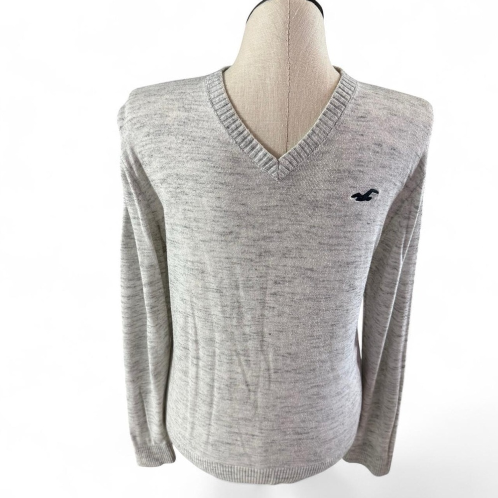 Hollister Large Light Gray V-Neck Sweater
